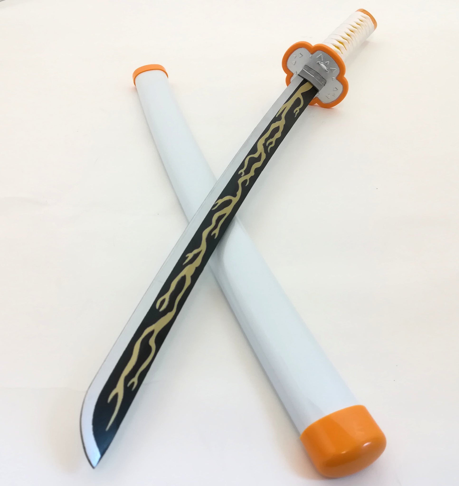 我妻善逸 あがつまぜんいつ 日輪刀 きめつのやいば 鬼滅の刃 鬼殺隊