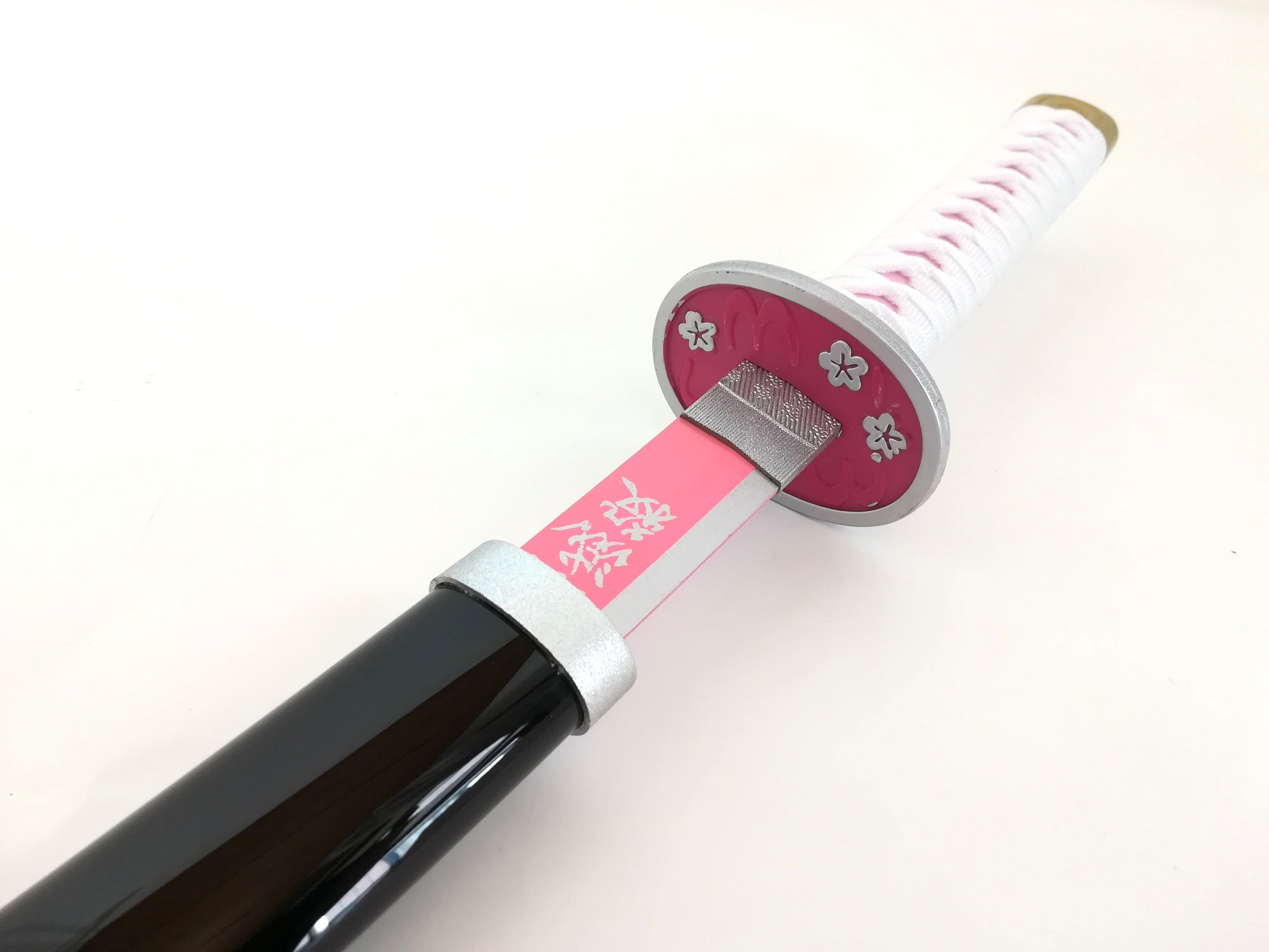 栗花落カナヲ つゆりかなを 日輪刀 きめつのやいば 鬼滅の刃 鬼殺隊