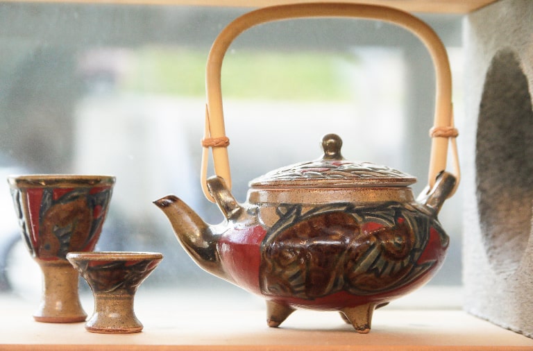 赤絵魚紋 | 壺屋焼窯元 清正陶器・壺屋窯壺屋焼窯元 清正陶器・壺屋窯