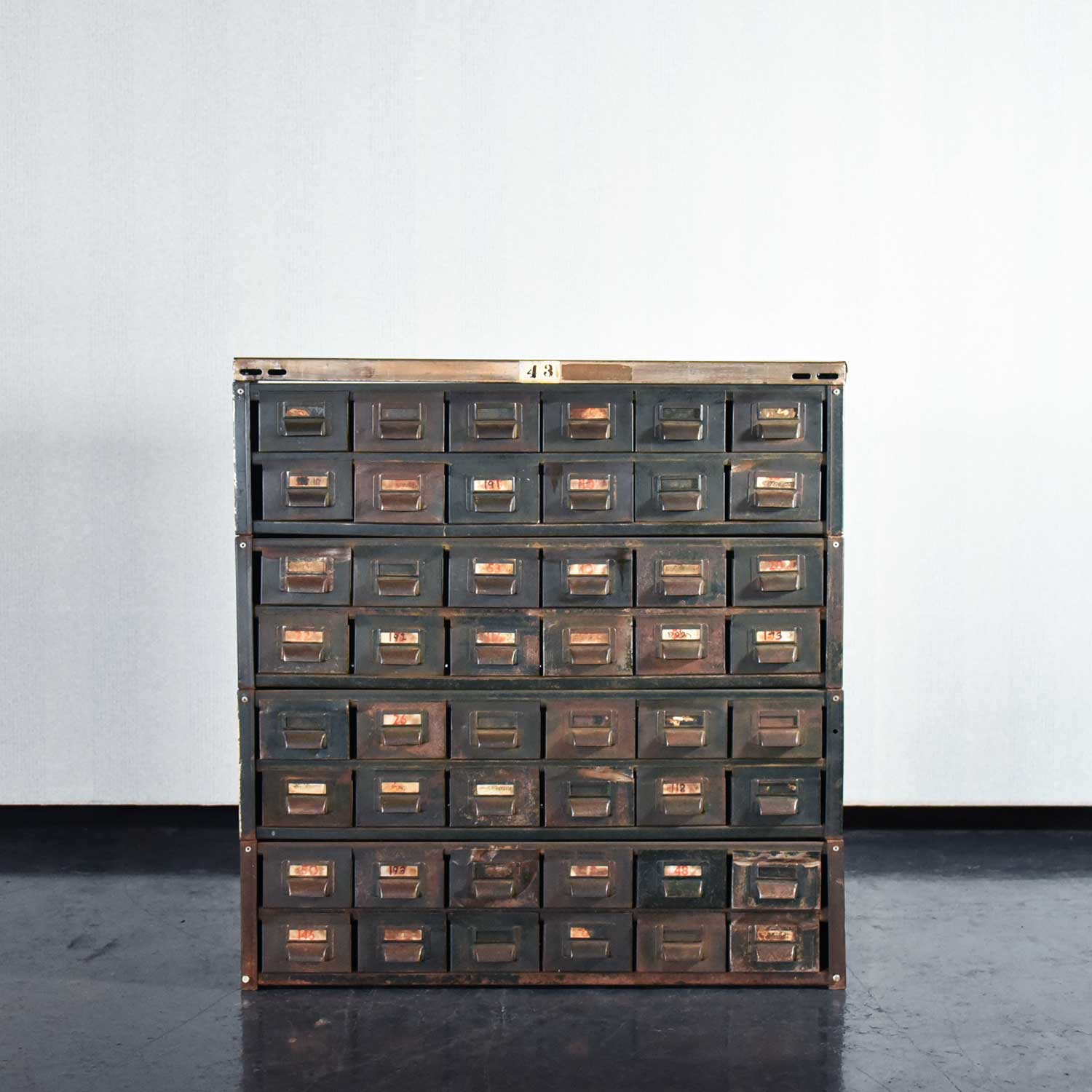 インダストリアル キャビネット .FU-142A – 神戸アンティークウェアハウス