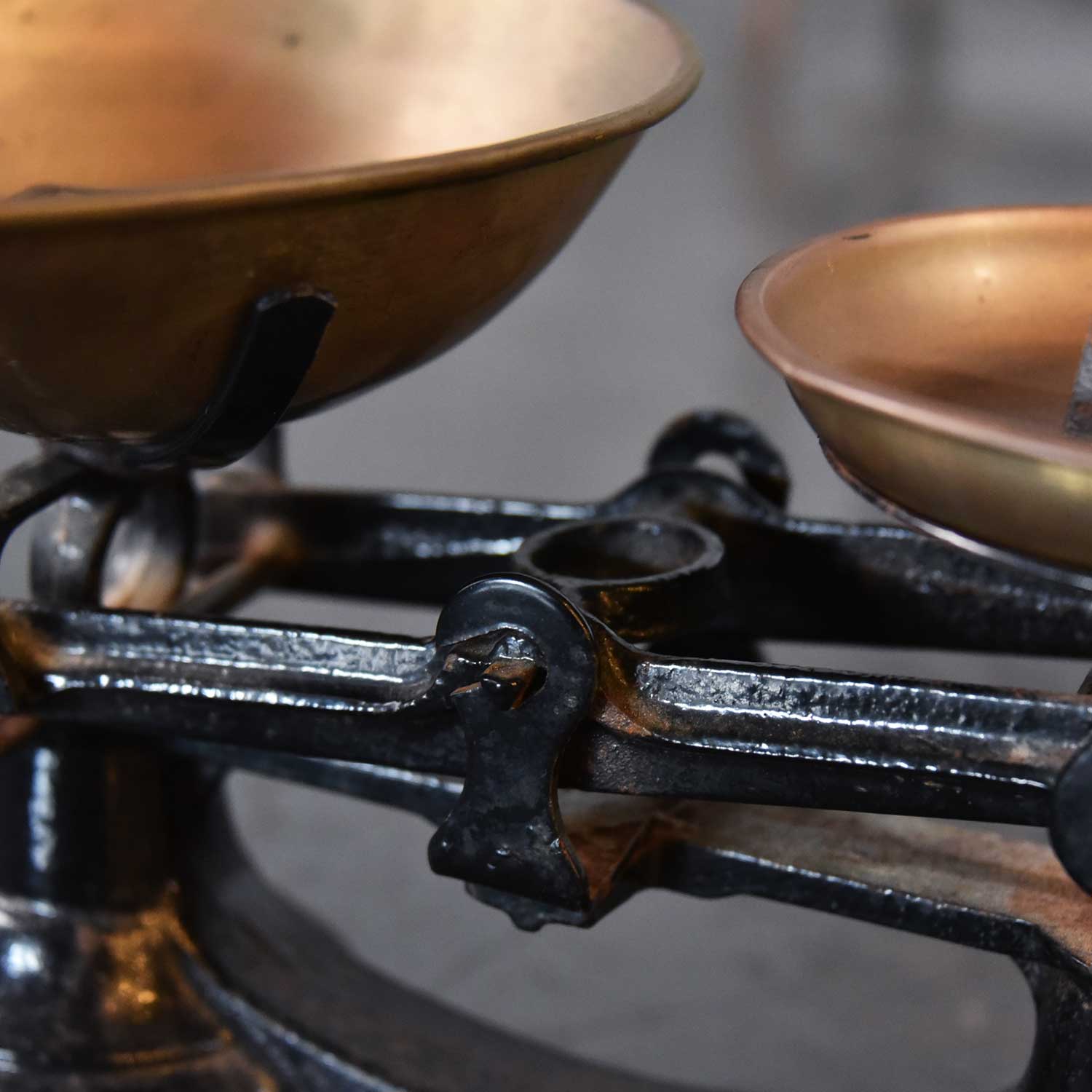 イギリス製 上皿天秤 .SE-36 – 神戸アンティークウェアハウス