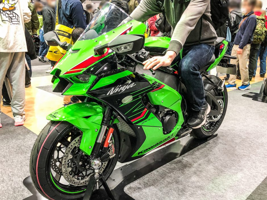 現車確認】カワサキ ZX-10R KRTエディション 2023年カラーを見る