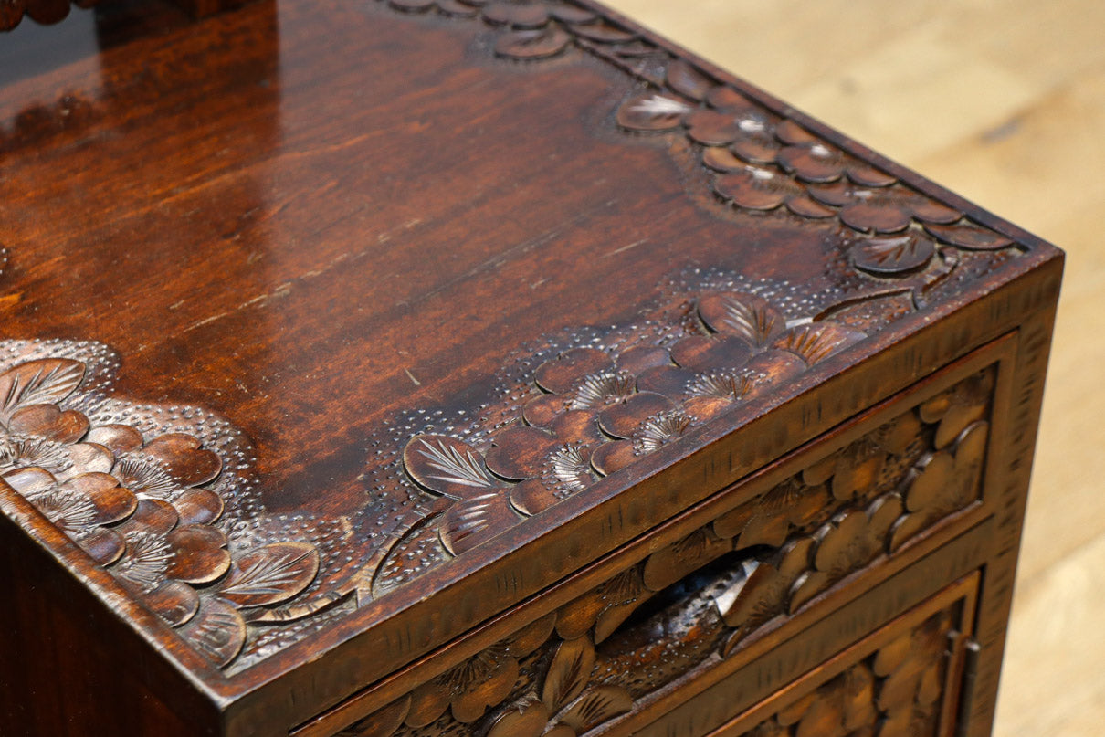 軽井沢彫りの上品な桜模様が浮かぶ鏡台 BB3164 – 古福庵 [ KOFUKUAN