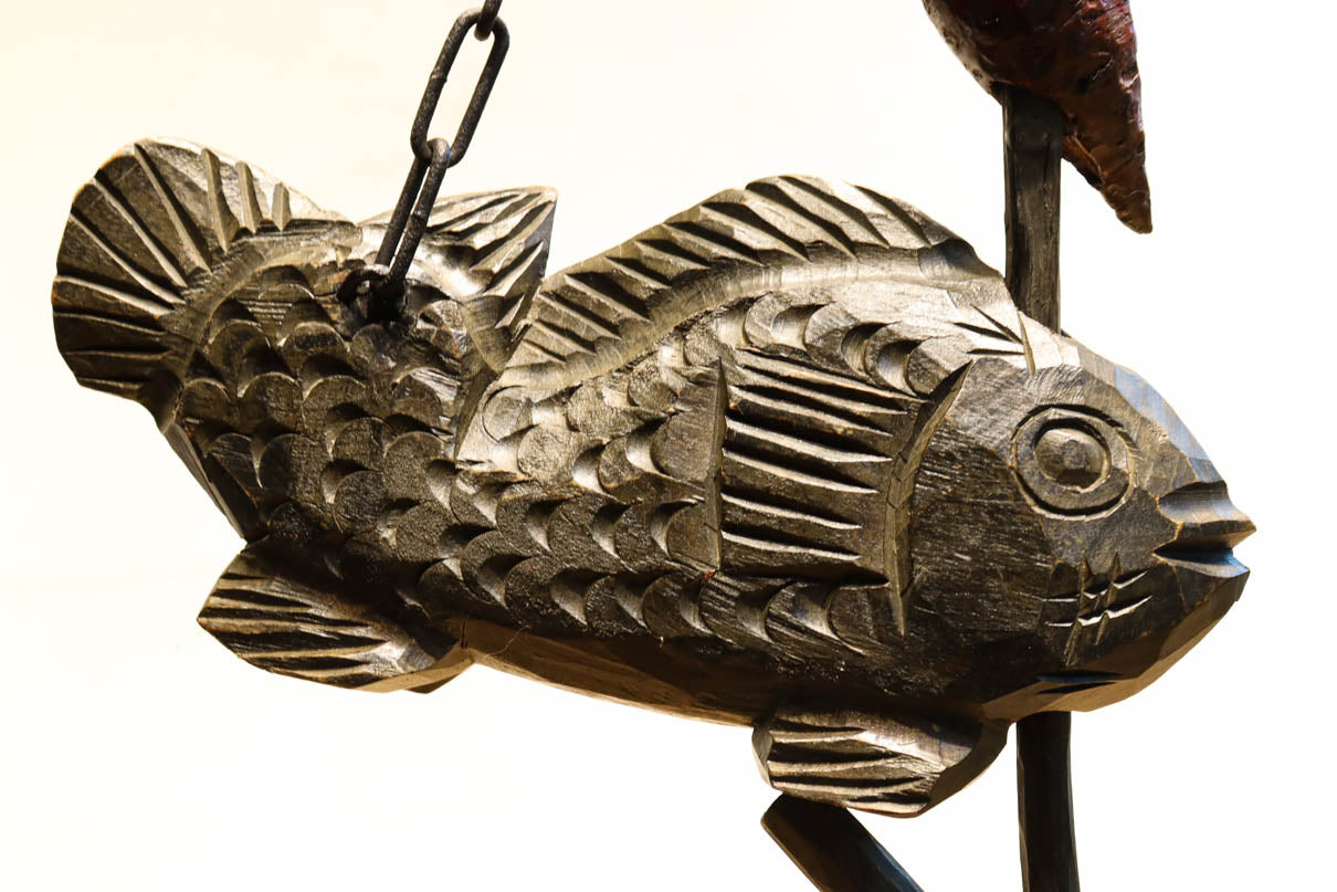 魚の横木と朱の竹支柱で華のある自在鉤 DC5779 – 古福庵 [ KOFUKUAN