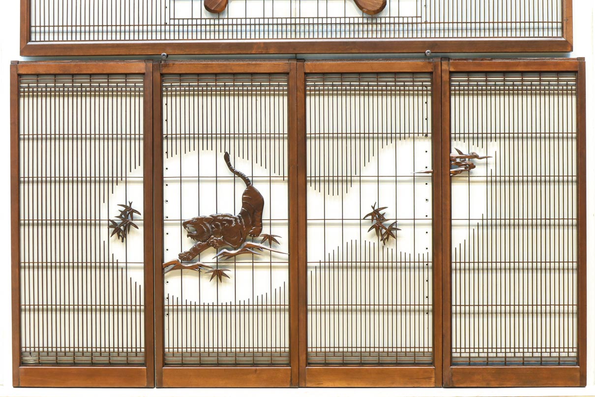 雄々しい虎を瓢箪型の窓絵で囲う風情溢れる欄間・書院セット EZ2525