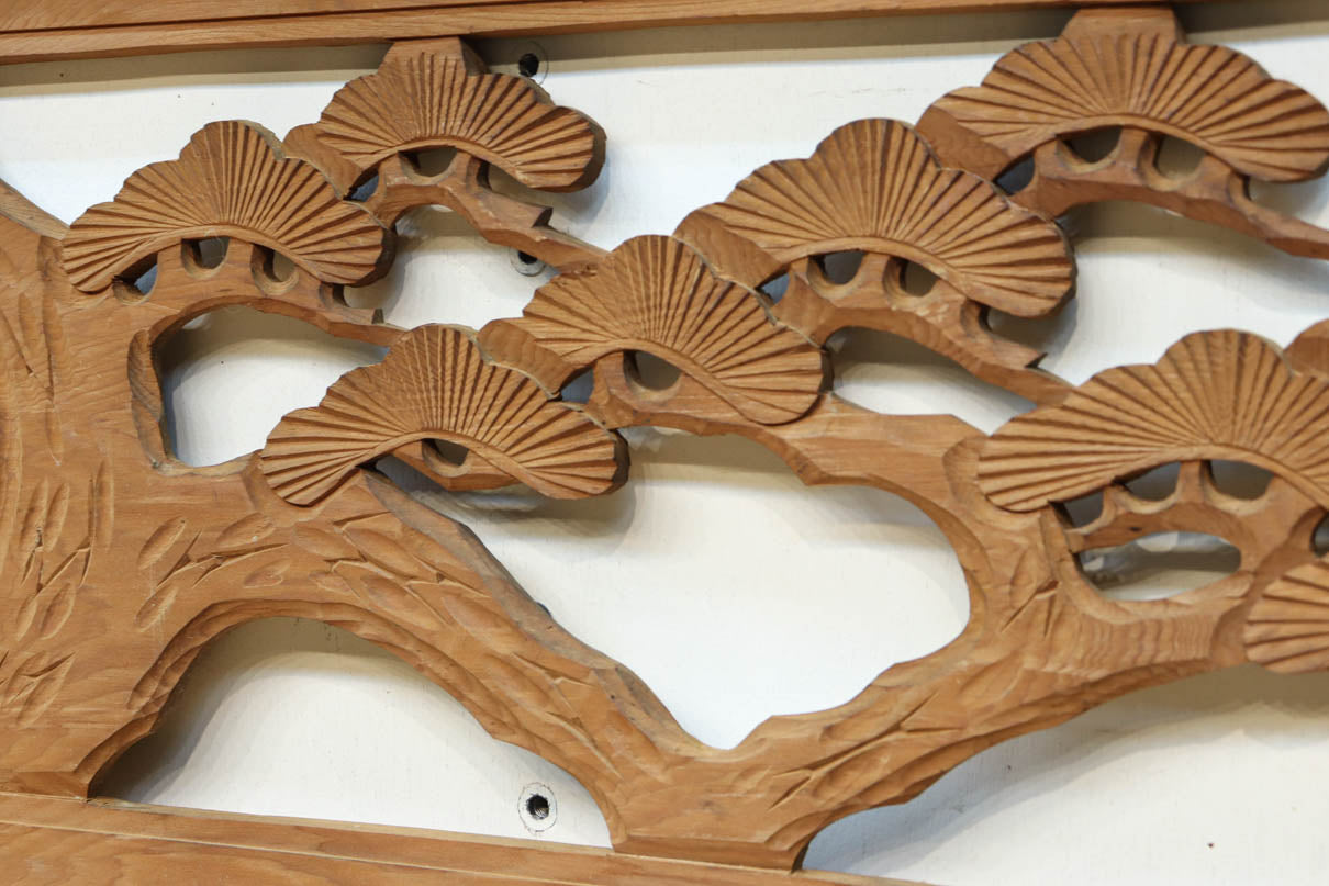 松と鷹の風格が感じられる欄間素材 EZ2549 在庫1枚 – 古福庵