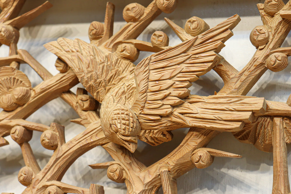 梅と雀の風流な絵柄を繊細に描いた深彫り彫刻欄間 EZ2066ab 在庫(a:1 b