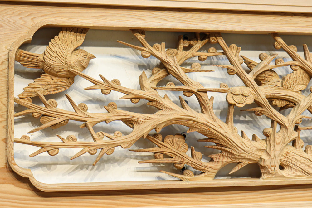 梅と雀の風流な絵柄を繊細に描いた深彫り彫刻欄間 EZ2066ab 在庫(a:1 b