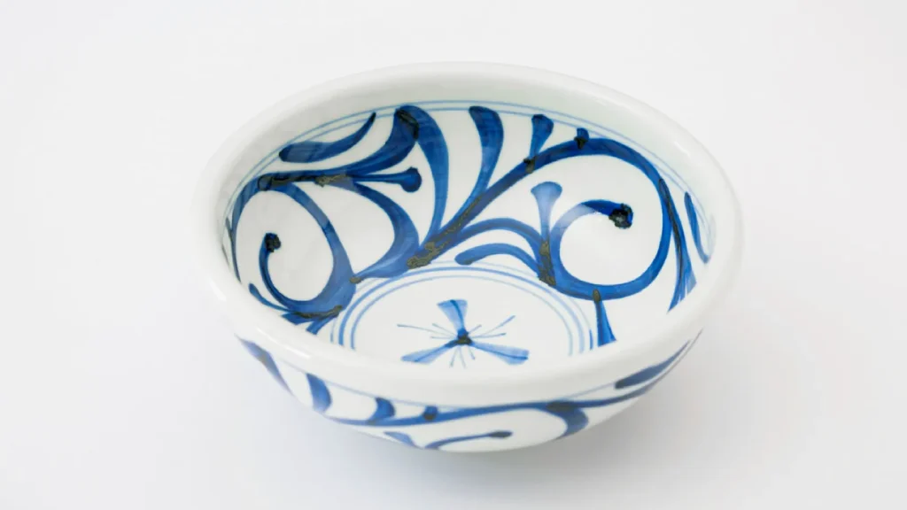 砥部焼（とべやき）とは？愛媛が誇る伝統陶芸の魅力と特徴を徹底解説