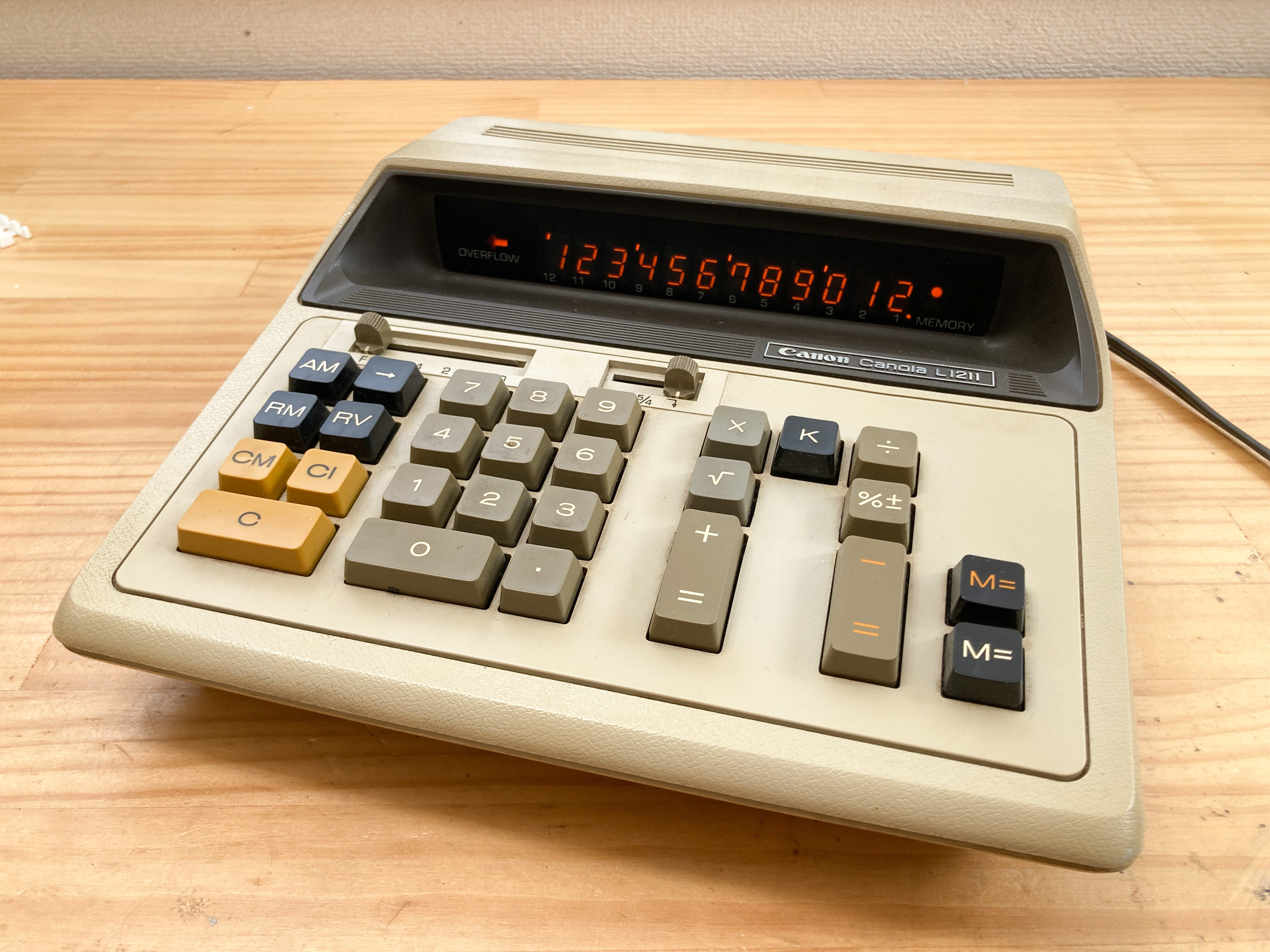 1970年代の卓上計算機Canon Canola L1211を修理してみましたが