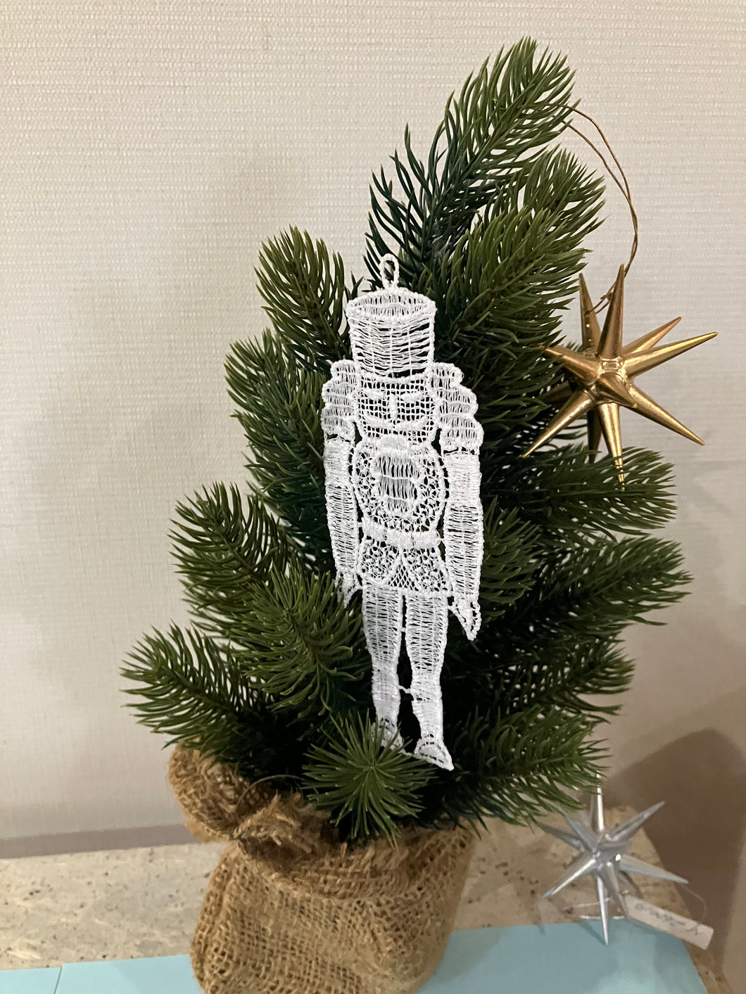 クリスマスツリー レースオーナメント ニキティキ – KoKoRo