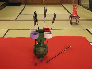 鶴鳴館本館】第3回投壺・投扇興競技会 | 岡山後楽園バス