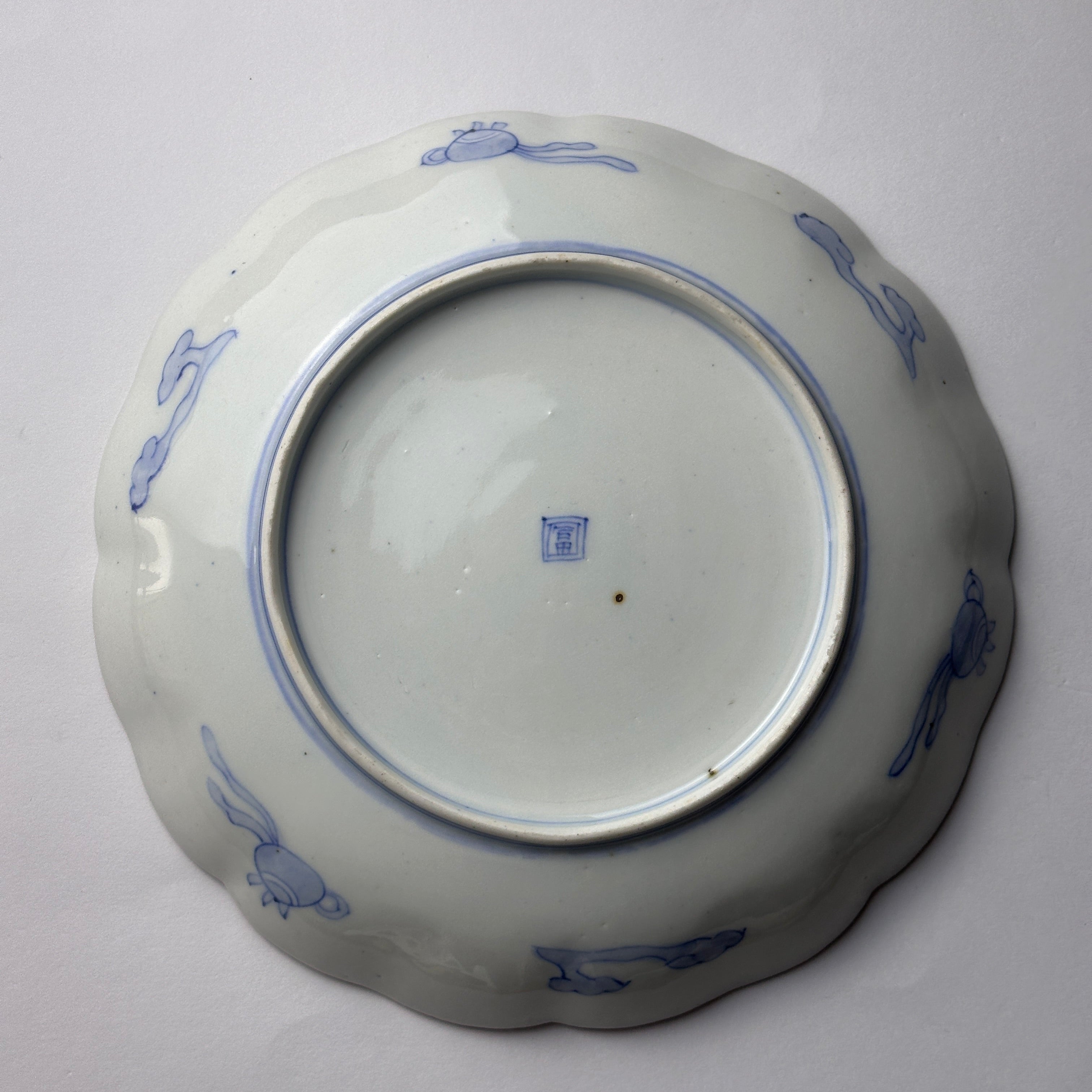 夢幻の広がりを描く古伊万里7寸皿 – Kotto Shop