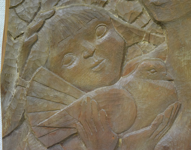 本田明二「母と子」木彫レリーフ作品 絵画買取・販売の小竹美術