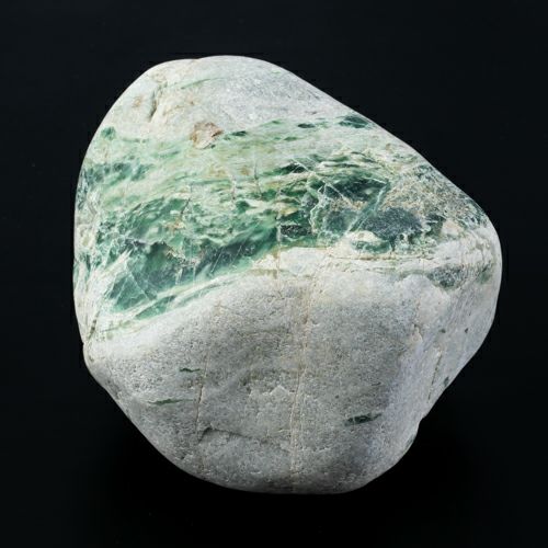 海石・輝く結晶緑模様・親不知産・1.7kg】（高品質濃緑色ヒスイ