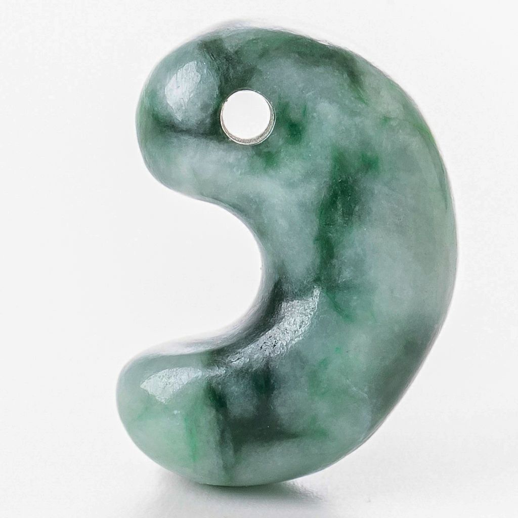 プレミアム・濃緑色・艶美麗】（プレミアム濃緑色ヒスイ）糸魚川天然