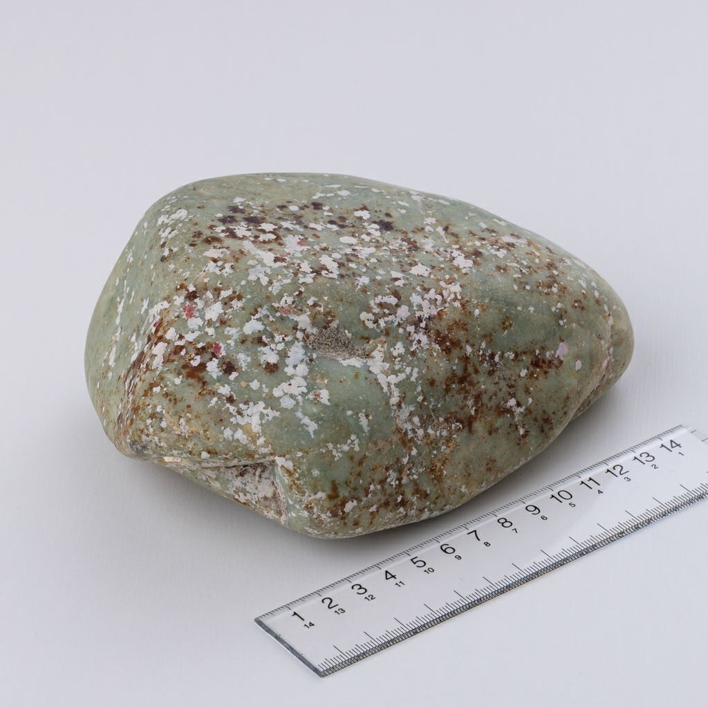 海石・親不知海岸産・2,300g】（高品質淡緑色ヒスイ）糸魚川天然翡翠