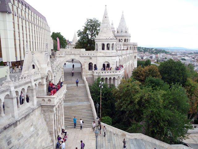 漁夫の砦(ギョフノトリデ)とは？ 意味や使い方 - コトバンク