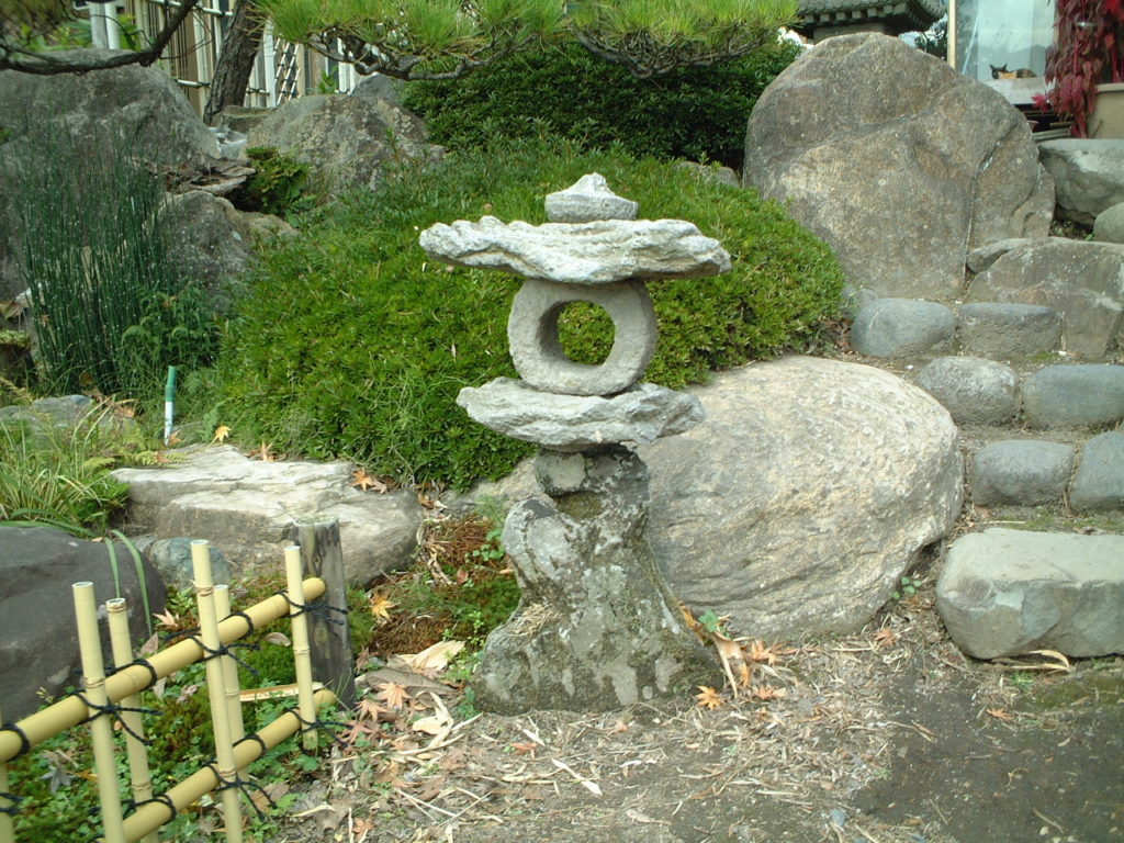 第3話「山灯籠」 – ことぶき造園設計