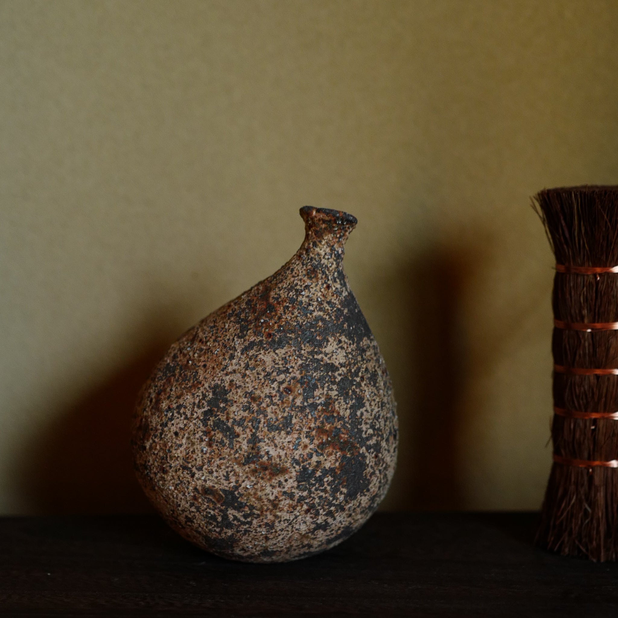 土の種子 一輪挿し V4 – KOUad