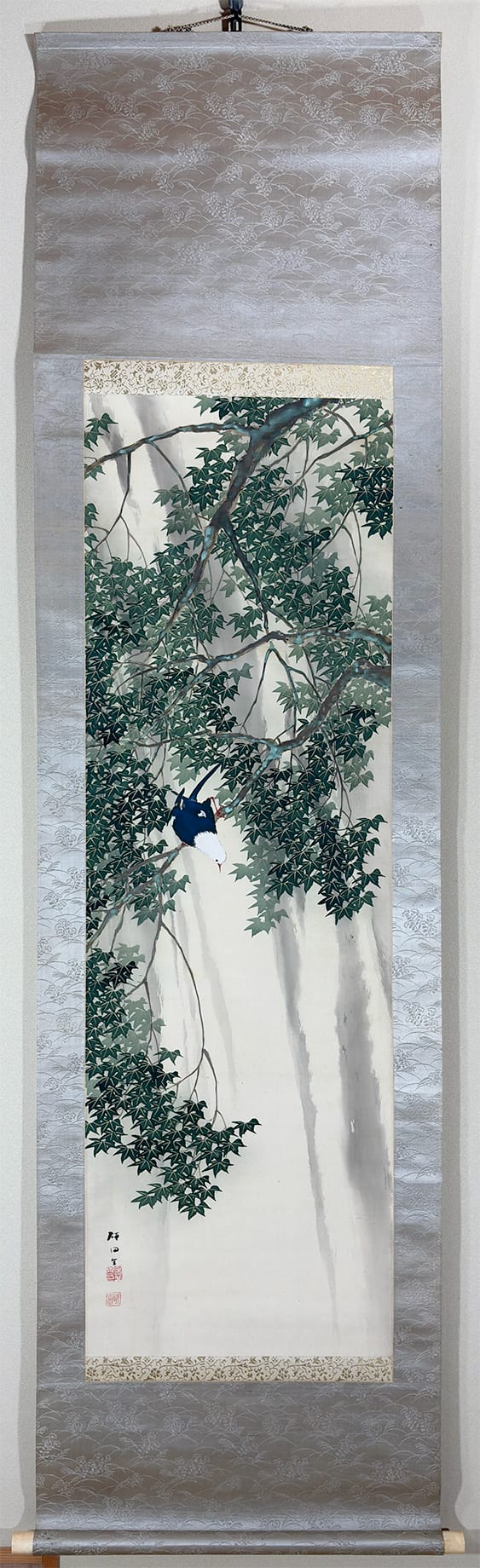 青楓に滝｜新・古美術 高美堂（こうびどう）｜掛軸販売・通販・買取