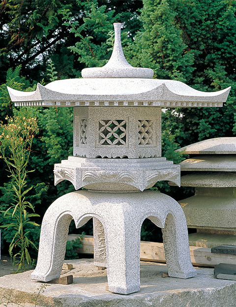 真壁石燈籠 | 伝統工芸 青山スクエア