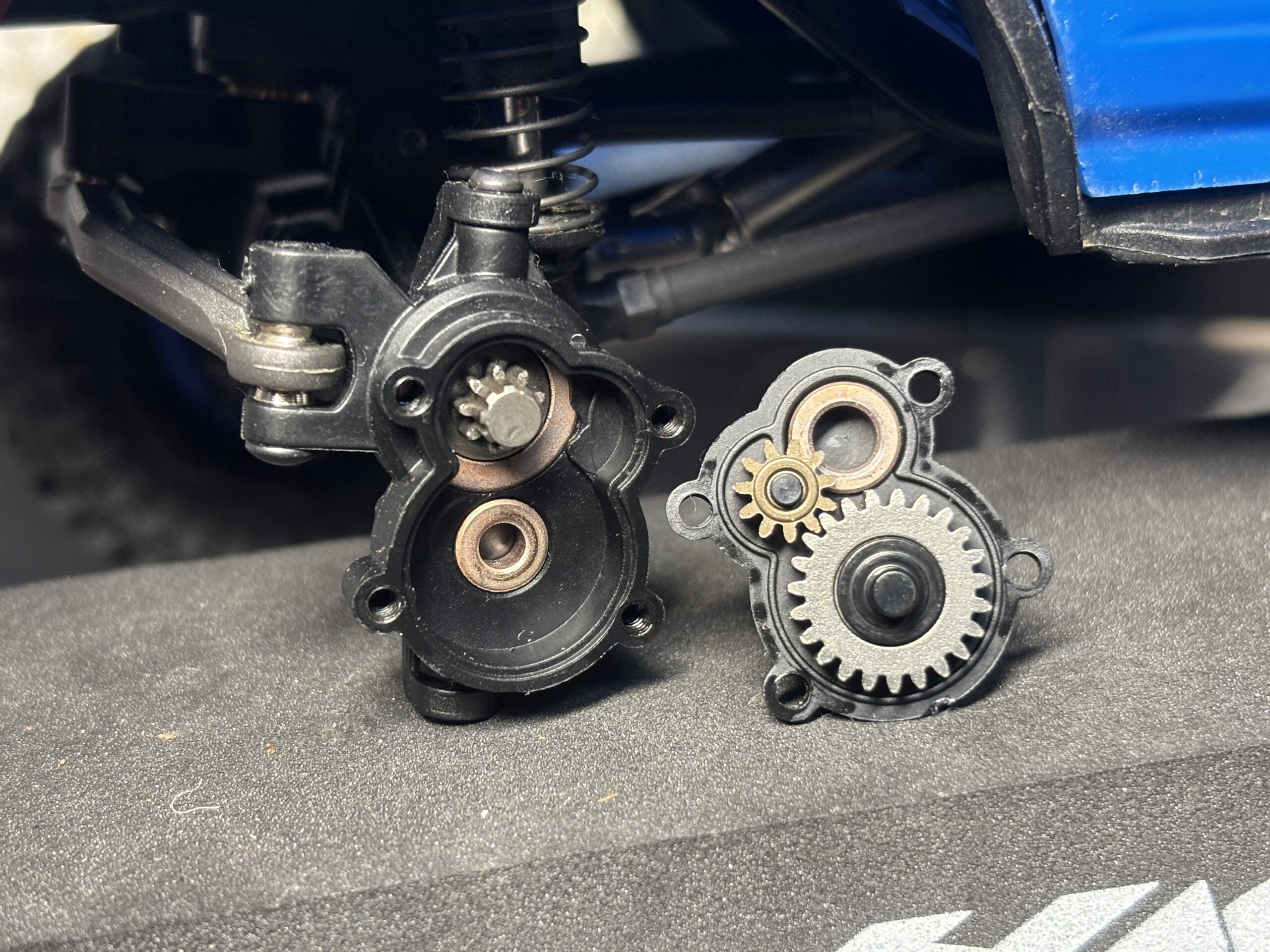 トラクサス TRX4M カスタム ポータルアクスル 9843R 取り付け -