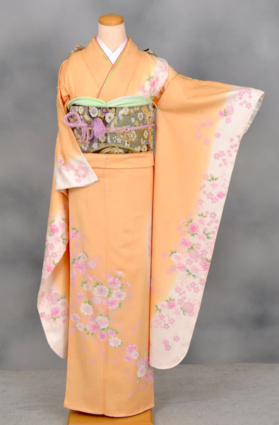 振袖(オレンジ系地・ピンクの小花)｜着物レンタルあき (来店着付け無料