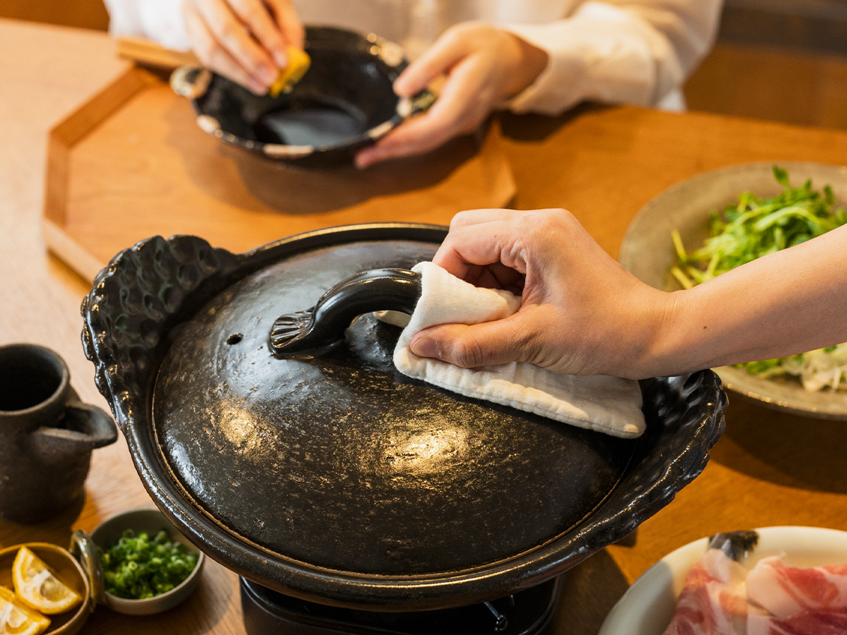 有田焼」窯元との共同製作により、日本の美意識を伝える／「茅乃舎