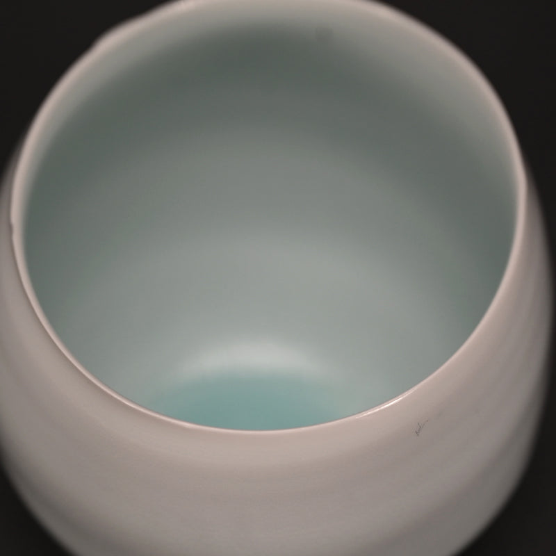 Chawan ー加藤委「青白磁 茶盌」 / 加藤ツブサ – Kura Monzen Gallery