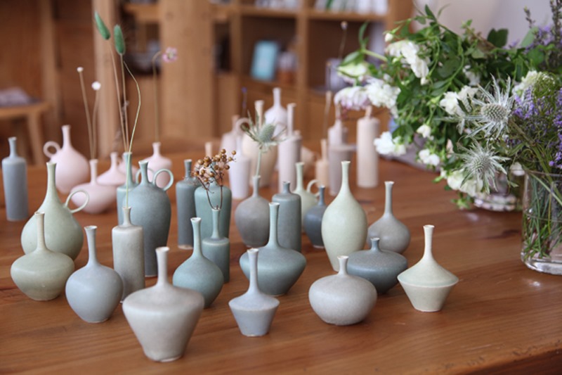 和田麻美子の小さな花器 | 暮らしとおしゃれの編集室