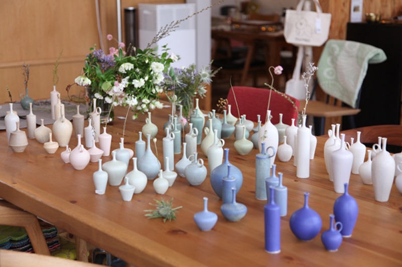 和田麻美子の小さな花器 | 暮らしとおしゃれの編集室