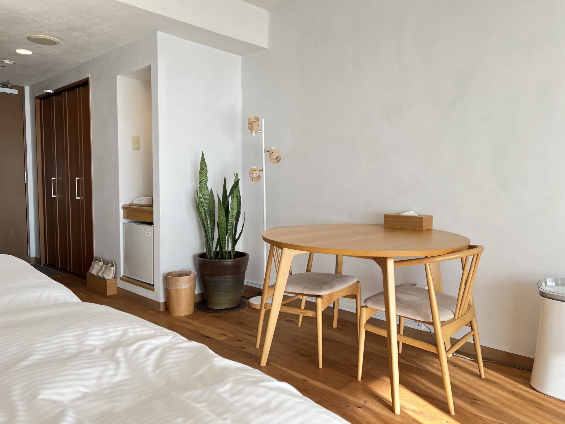 レイキで整える人へ。沖縄で“自然と繋がる”アーシング特別ルームの魅力