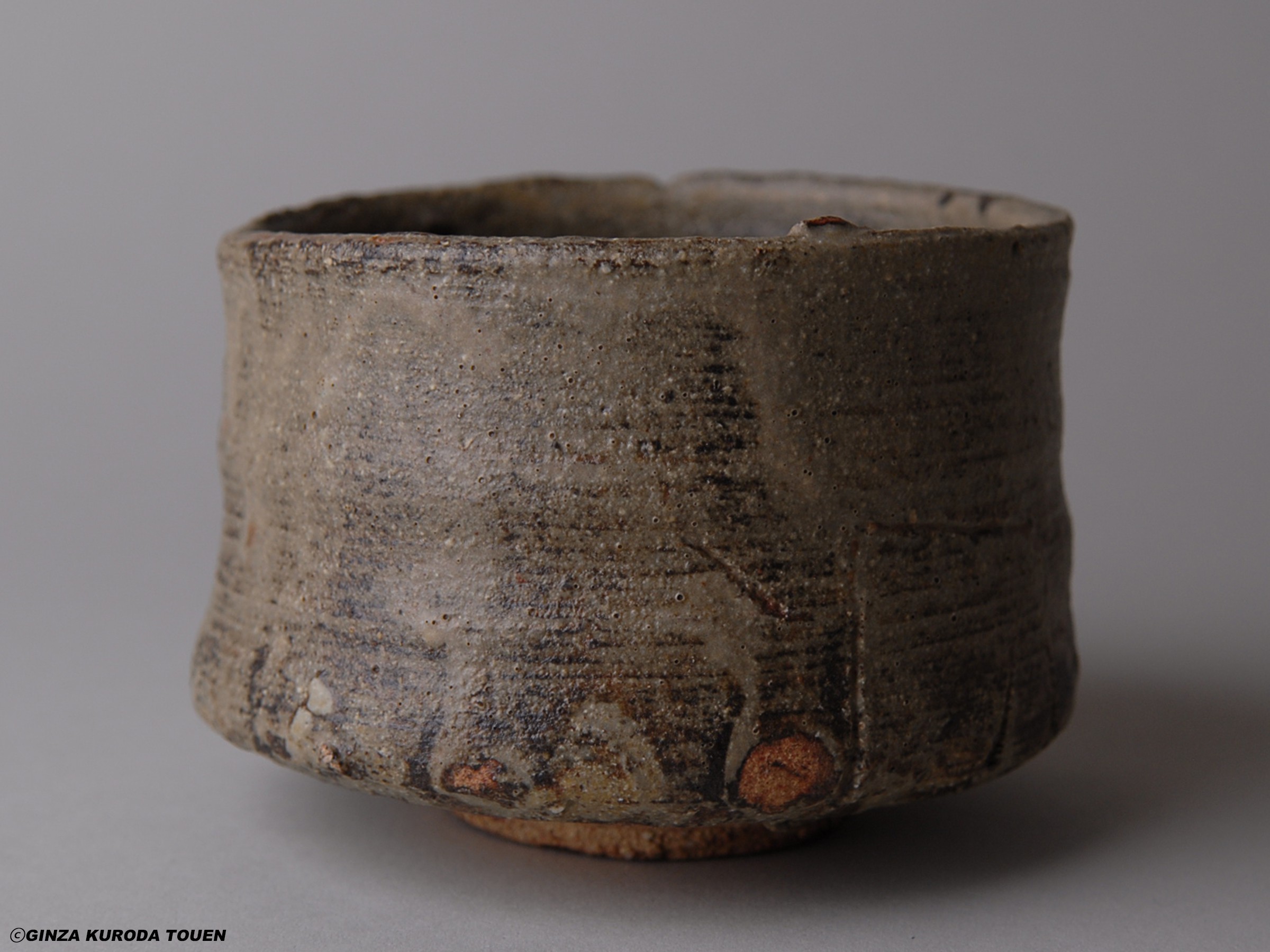 鯉江良二 灰釉茶碗 | 銀座 黒田陶苑