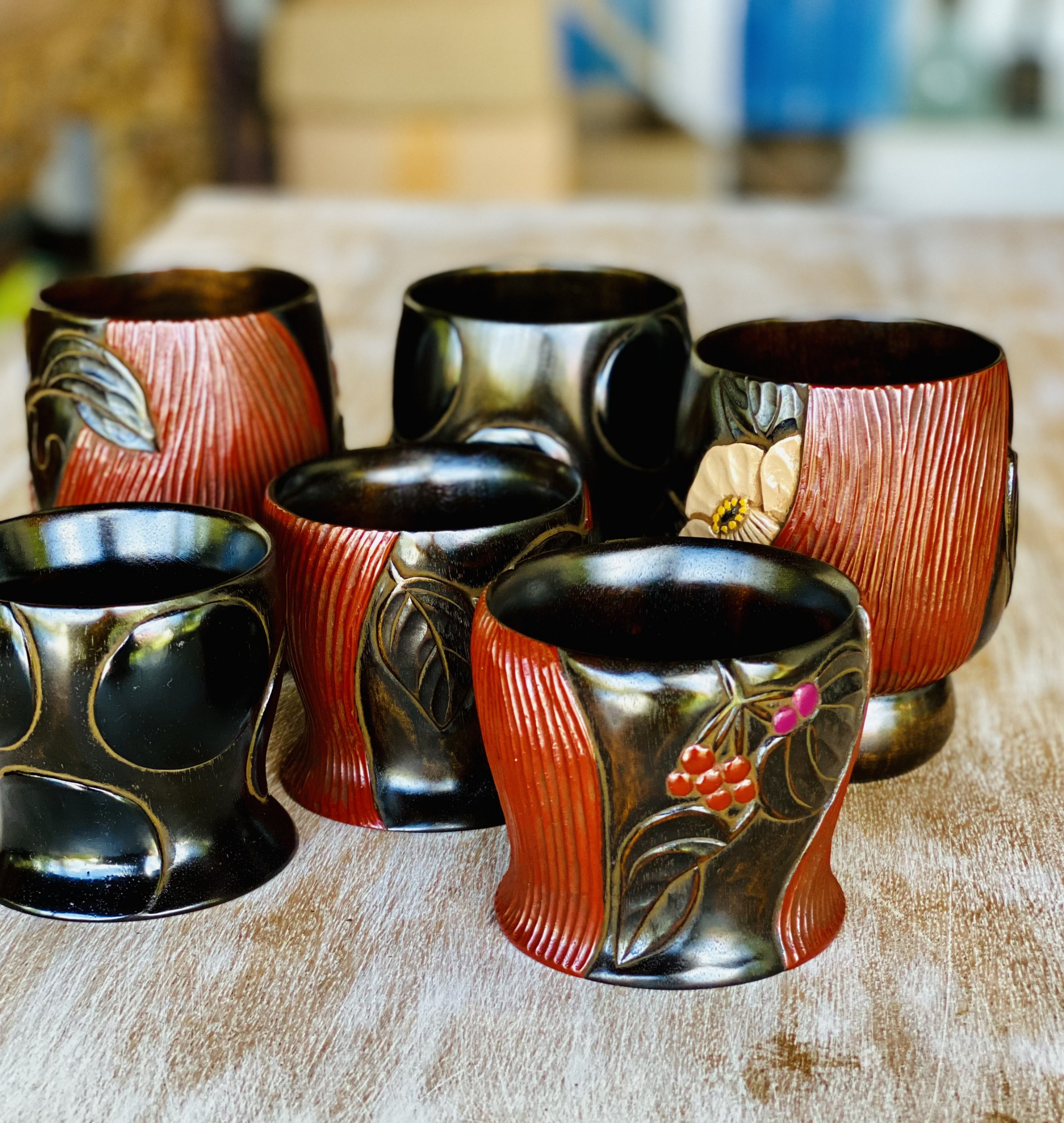 目で季節を楽しみ、口当たりで味わう酒器 | 草木彫 川添日記 漆作家