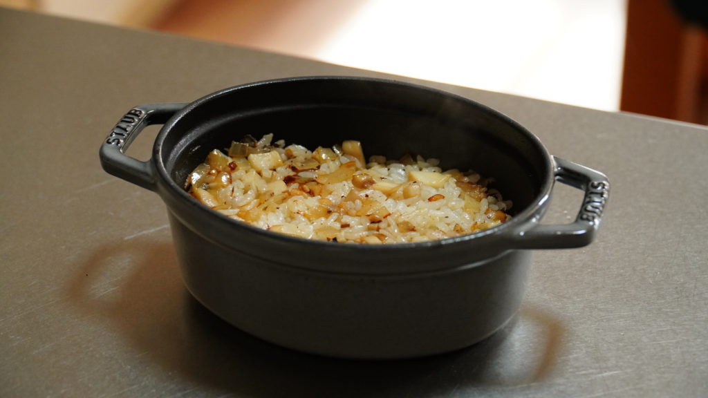 ストウブ鍋、小さいサイズのオーバル15cm仲間入り、使う前にすること