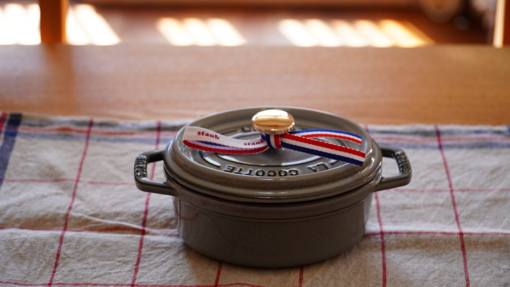 ストウブ鍋、小さいサイズのオーバル15cm仲間入り、使う前にすること