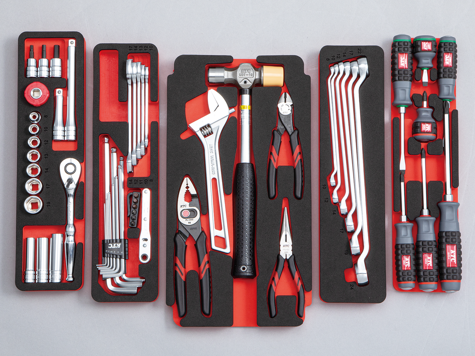 2021SKセール限定品】9.5sq.工具セット（両開きメタルケースタイプ