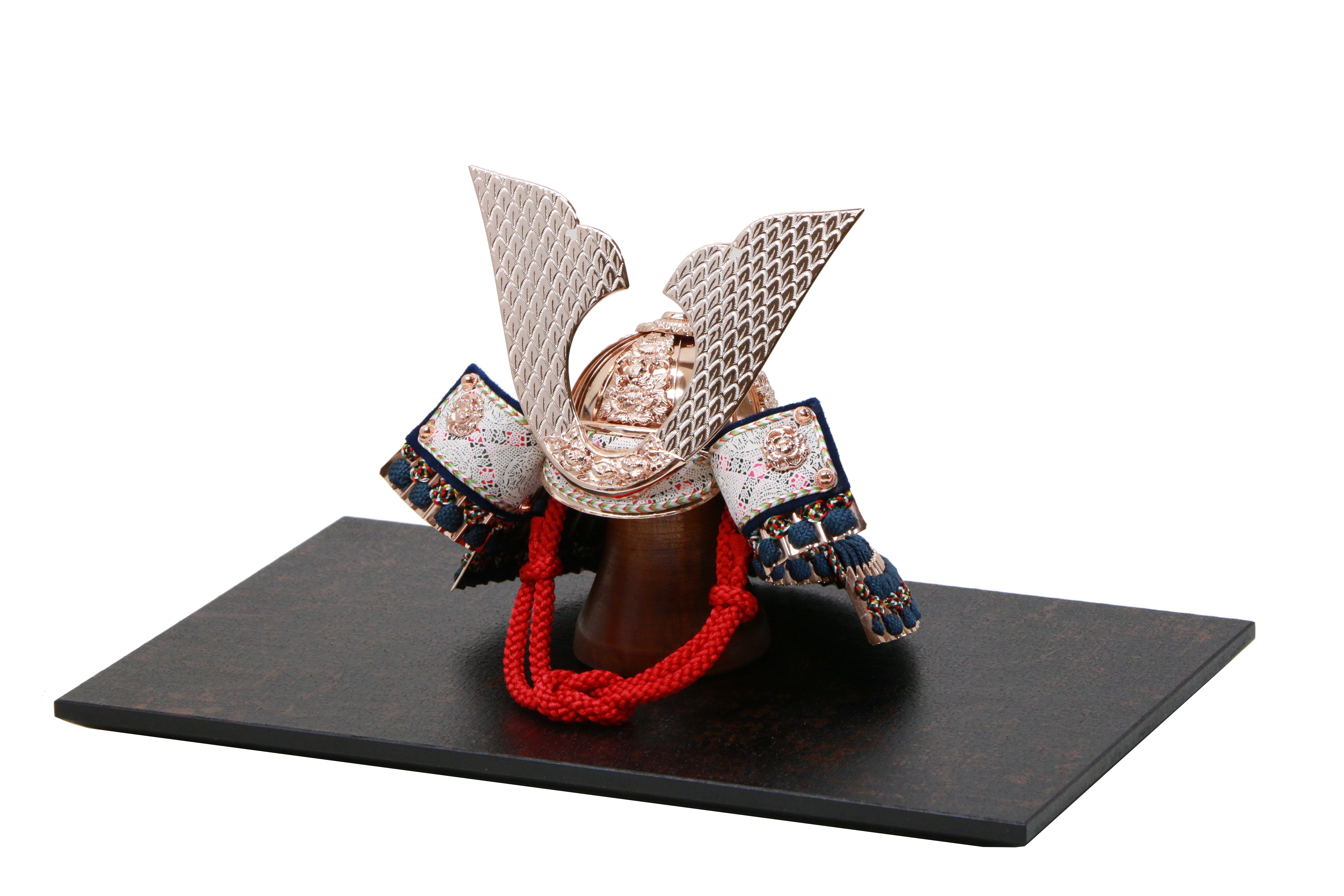 飾兜 8号 鉄紺裾濃 ピンクゴールド鍍金 – 平安住一水｜京都甲冑株式会社