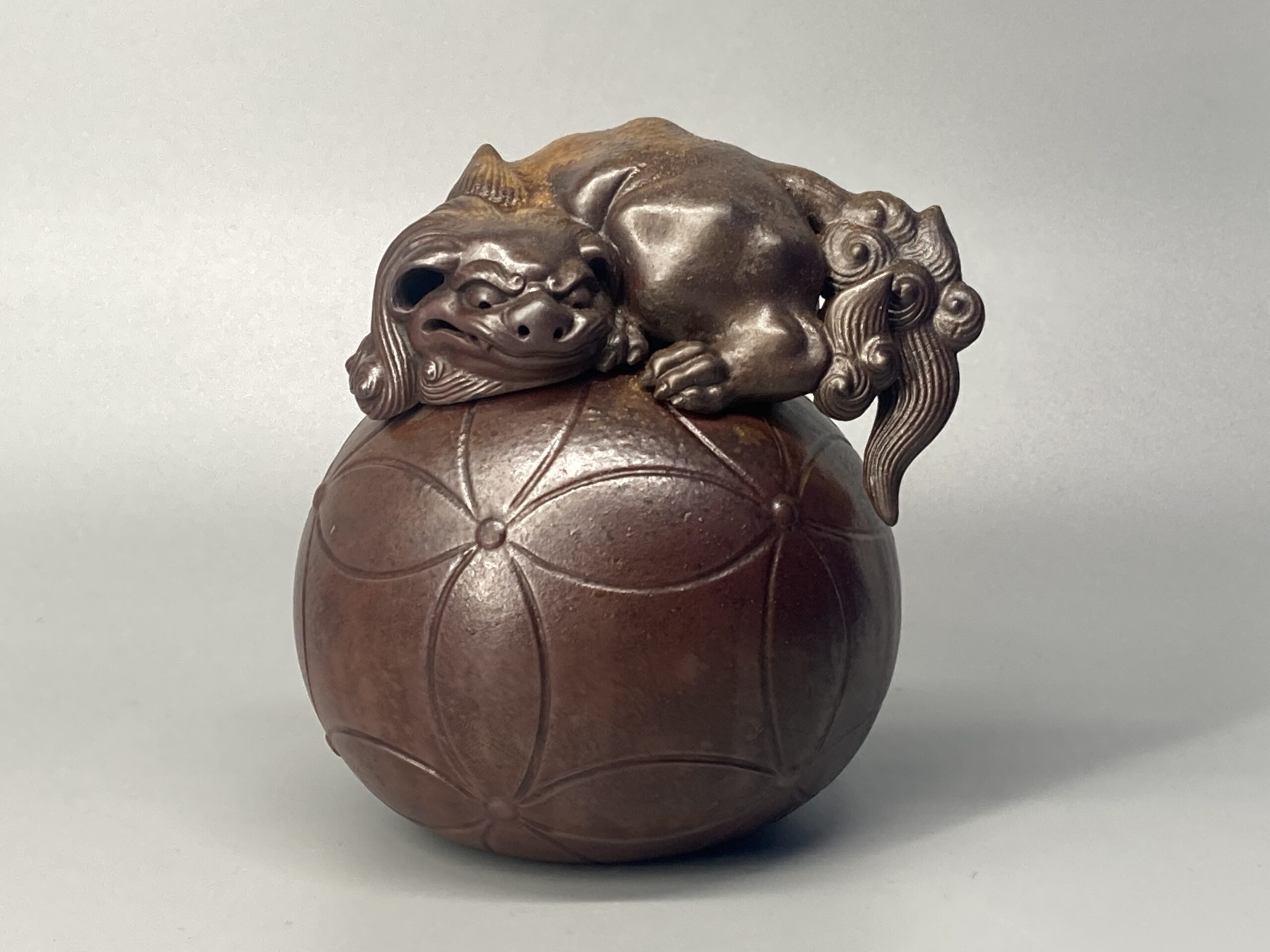 備前焼 優品（10）玉獅子香炉 | 興楽園