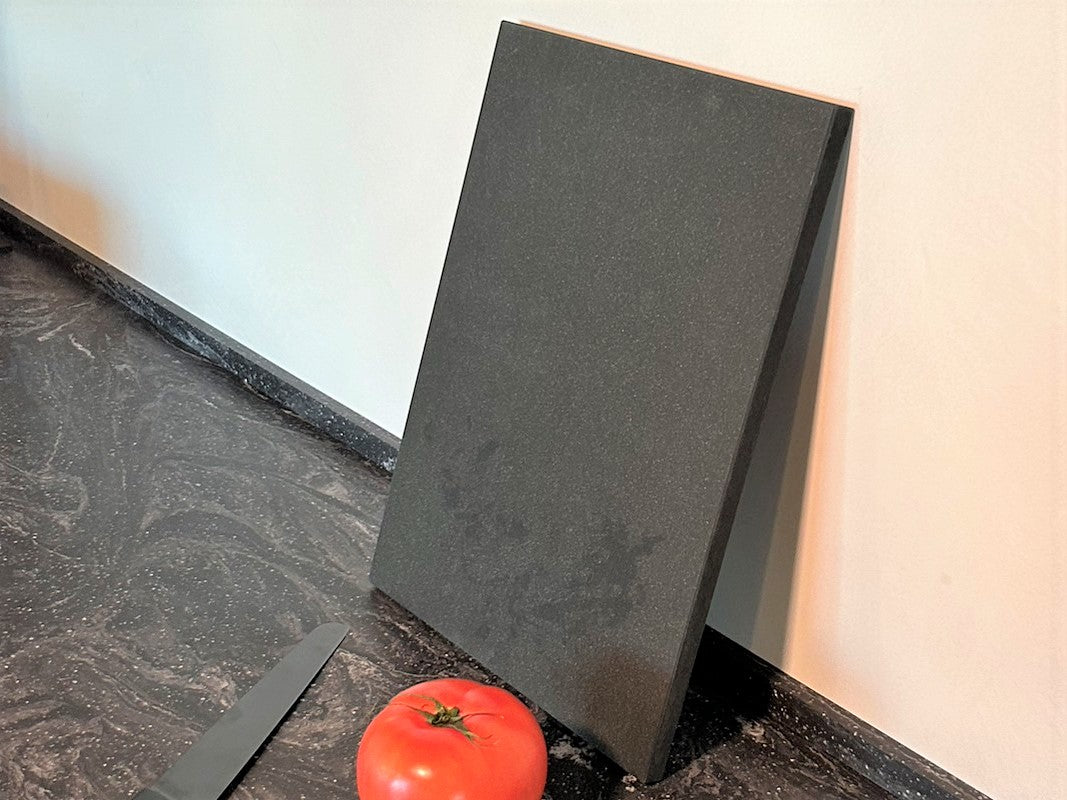 新発売】まな板『ブラックカッティングボード』とは？ – 京セラ