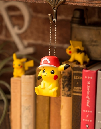 ポケモン玩具の元祖が進化！「てのひらピカチュウ mini サトシの帽子