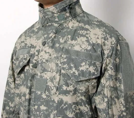 アメリカ軍 ACU デジタルカモ M-65 フィールドジャケット ニアニュー