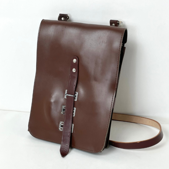 2/18まで特価)旧東ドイツ軍 NVA ブラウン PVC マップケース ショルダー