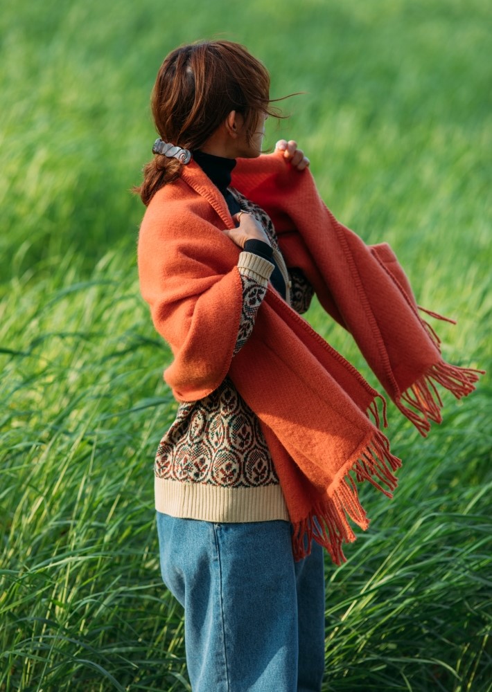 UNI pocket shawl（orange） – LAPUAN KANKURIT（ラプアンカンクリ）