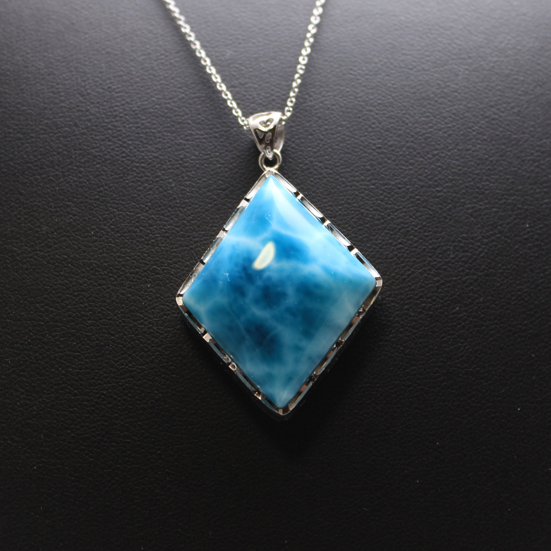 超美品ラリマーペンダントトップ