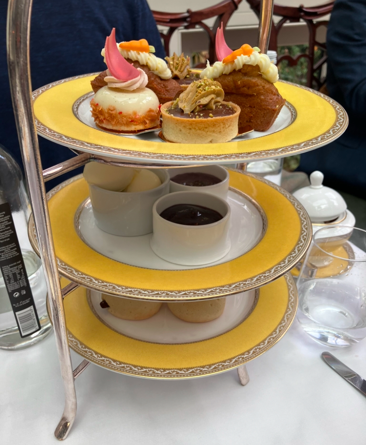 ロンドンの五つ星ホテル「ザ・ゴーリング」でアフタヌーンティー