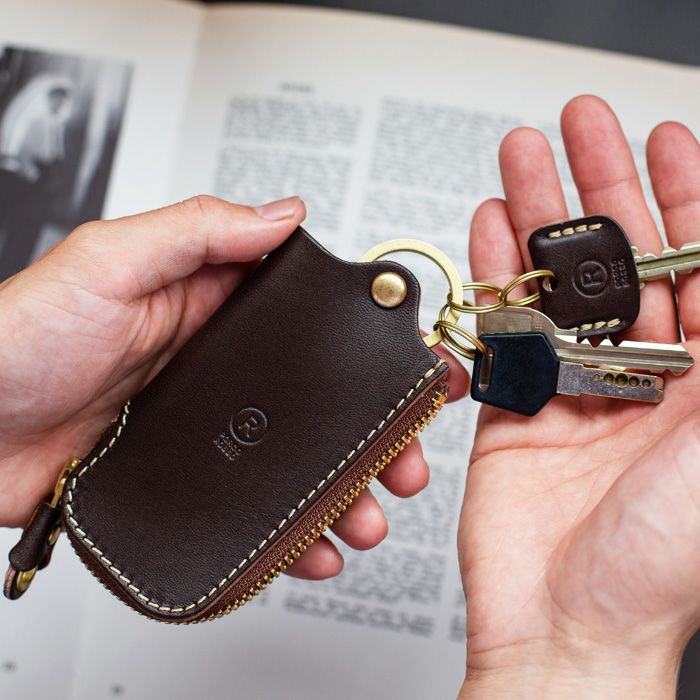 レザーZIPキーケース