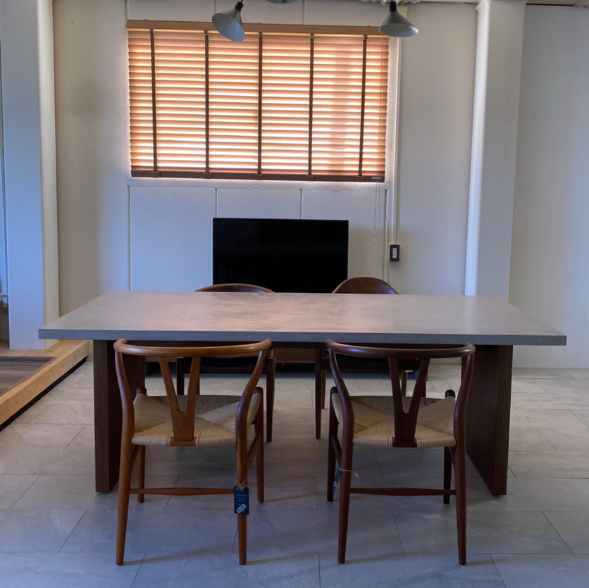 モールテックス ダイニングテーブル”RUND02