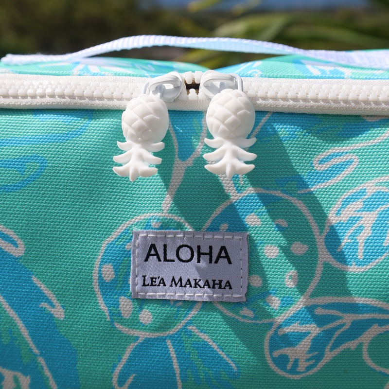 トラベルポーチ（グリーン） - LE'A MAKAHA | レアマカハ